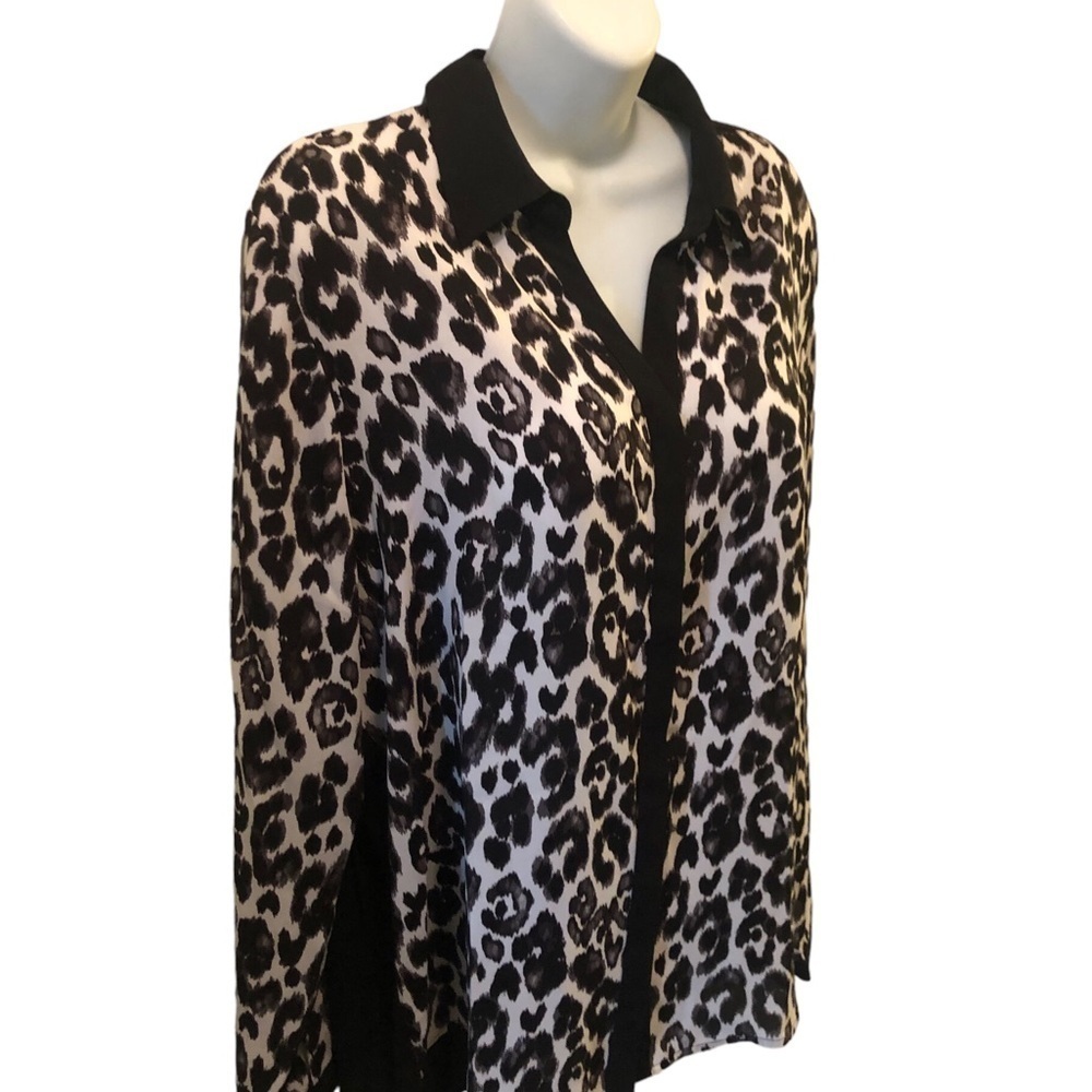 Chico’s Leopard Block Brianne Top Ling Sleeve Woven Pattern Black Size 2/L